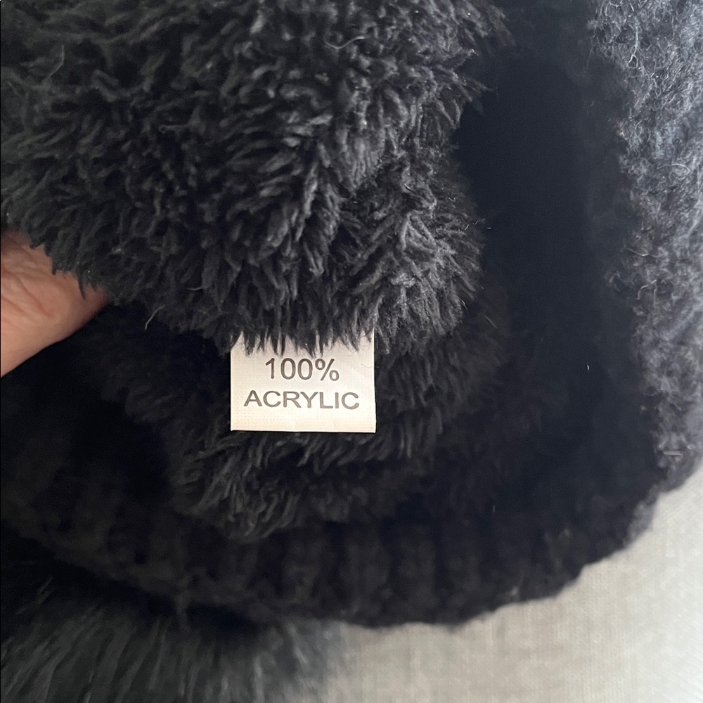 Cozy Black Women's Knit Pom-Pom Hat Warm Fleece Interior - Picture 6 of 8